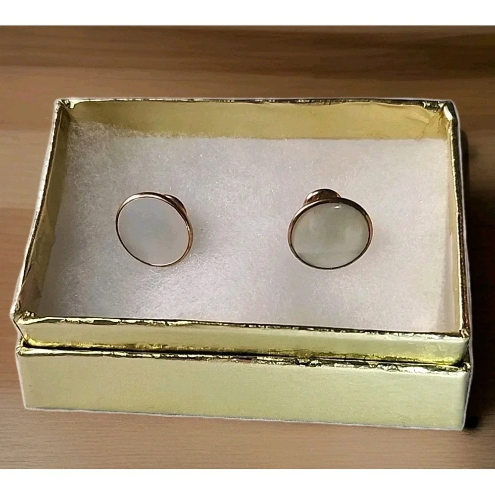 Pair of Victorian Mother of Pearl/Gold Tuxedo Shirt Studs Best Man Gift Set 2